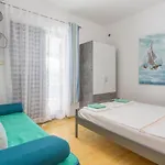 1 Bedroom In * Gabonjin